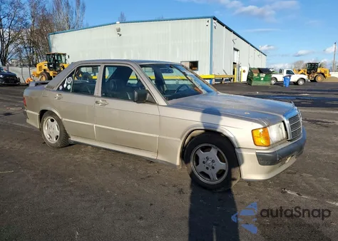 1986 Mercedes-Benz 190 E 2.3-16 из США, поврежденный, VIN WDBDA34DXGF238067